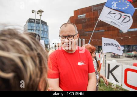 Ancien Médiateur polonais, Commissaire aux droits de l'Homme Adam Bodnar retiré de l'offie par le politisé et entièrement soumis à l'actuel gouvernement la Cour constitutionnelle est vu à Gdansk, Pologne le 17 juillet 2021, Bodnar participe à l'événement Tour de la Constitution pour la promotion de la constitution polonaise et pour la restauration de l'état de droit dans un Parlement dirigé par le gouvernement autoritaire de droit et de justice (PiS) (photo de Michal Fludra/NurPhoto) Banque D'Images