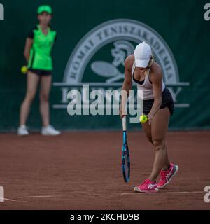 Yulia Putintsevia, du Kazakhstan, sert contre Kalinina Anhelina, de l'Ukraine, lors de la finale au Grand Prix de Hongrie WTA sur 18 juillet 2021 à Budapest, en Hongrie. (Photo de Robert Szaniszló/NurPhoto) Banque D'Images