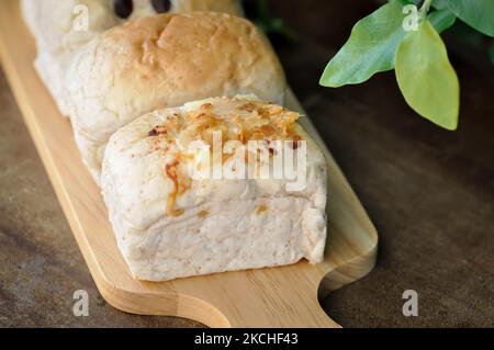 pain de pain, pain de beurre et pain de raisins secs ou pain avec garniture de porc séchée ou pains de pain ou pain de blé entier avec garniture Banque D'Images