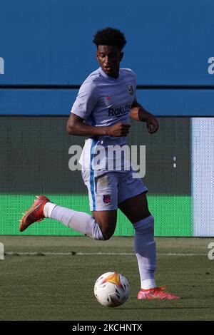 Alejandro Balde de de Barcelone court avec le ballon pendant le match amical d'avant-saison entre le FC Barcelone et le FC Gérone à Estadi Johan Cruyff sur 24 juillet 2021 à Barcelone, Espagne. (Photo de Jose Breton/Pics action/NurPhoto) Banque D'Images