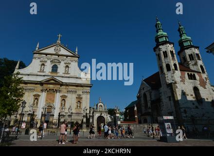 Une vue générale de la vieille ville de Cracovie avec l'église Saint-Pierre-et-Paul (L) et l'église Saint-André (R). Samedi, 24 juillet 2021, à Cracovie, petite Pologne Voivodeship, Pologne. (Photo par Artur Widak/NurPhoto) Banque D'Images