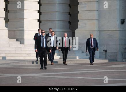 Le chef de la République, Kevin McCarthy, le whip républicain, Steve Scalise, le député Jim Jordan, la présidente de la Conférence républicaine, Elise Stefanik et d'autres, tiennent une conférence de presse devant le Capitole des États-Unis 27 juillet 2021 à Washington, DC. Le chef McCarthy a tenu une conférence de presse pour discuter du Comité 6 janvier. (Photo de Zach D Roberts/NurPhoto) Banque D'Images