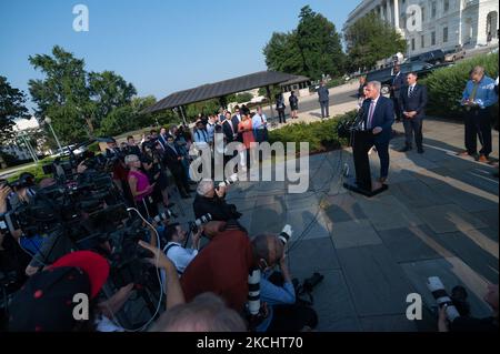 Le chef de la République, Kevin McCarthy, le whip républicain Steve Scalise, le député Jim Jordan, la présidente de la Conférence républicaine, Elise Stefanik et d'autres, tiennent une conférence de presse devant le Capitole des États-Unis 27 juillet 2021 à Washington, DC. Le chef McCarthy a tenu une conférence de presse pour discuter du Comité 6 janvier. (Photo de Zach D Roberts/NurPhoto) Banque D'Images