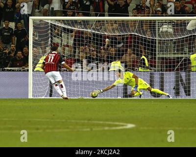 Ciprian Tatarusanu lors d'un match amical entre Nice et Milan à Nice, sur 31 juillet 2021. (Photo de Loris Roselli/NurPhoto) Banque D'Images