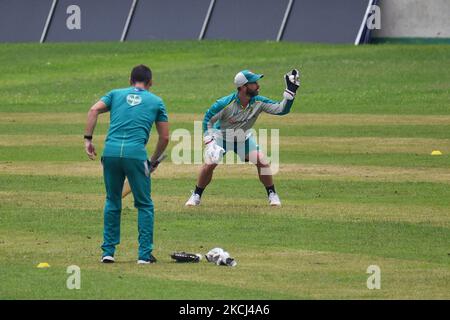 Matthew Wade, gardien de cricket australien, pratique lors d'une séance d'entraînement au stade national de cricket Sher e Bangla à Dhaka, au Bangladesh, sur 2 août 2021. Avant leur match de cricket de T20 contre le Bangladesh. (Photo de Zabed Hasnain Chowdhury/NurPhoto) Banque D'Images