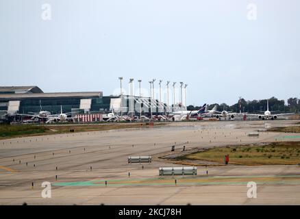 La Generalitat de Catalogne et le gouvernement espagnol conviennent d'étendre l'aéroport de Barcelone, une décision qui a provoqué beaucoup de controverse, en particulier parmi les écologistes. Les travaux coûteront 1 700 millions d'euros et mettent en danger l'écosystème de la zone protégée du delta du Llobregat, à Barcelone le 03 août 2021. (Photo de Joan Valls/Urbanandsport/NurPhoto) Banque D'Images