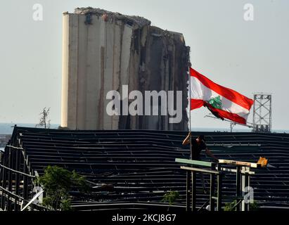 Des manifestants libanais se sont rassemblés en deuil près du port de Beyrouth, à 4 août 2021, à Beyrouth, au Liban. - Les Libanais commémorent les 218 morts et les 7 000 blessés sur 4 août 2020 lorsque 2750 tonnes de nitrate d'ammonium ont explosé dans le port de Beyrouth. (Photo par Fadel Itani/NurPhoto) Banque D'Images