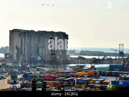 Vue générale du port de Beyrouth sur 4 août 2021, à Beyrouth, Liban. - Les Libanais commémorent les 218 morts et les 7 000 blessés sur 4 août 2020 lorsque 2750 tonnes de nitrate d'ammonium ont explosé dans le port de Beyrouth. (Photo par Fadel Itani/NurPhoto) Banque D'Images