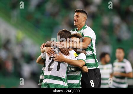 Pedro Gonçalves (Pote) célèbre son premier but 1:0 avec des coéquipiers pendant le match pour le BWIN Liga entre Sporting CP et Vizela FC, à Estádio de Alvalade, Lisboa, Portugal, 06, août, 2021 (photo de João Rico/NurPhoto) Banque D'Images