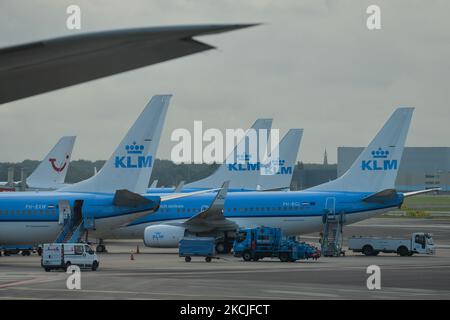 Avions KLM à l'aéroport d'Amsterdam Schiphol. Vendredi, 6 août 2021, à l'aéroport d'Amsterdam Schiphol, Schiphol, pays-Bas. (Photo par Artur Widak/NurPhoto) Banque D'Images