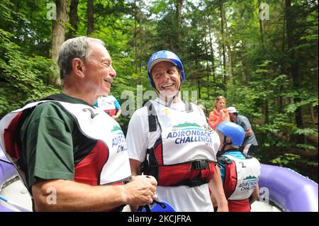 Cuomo et Michael Bloomberg, ancien maire de New York, participent au défi Adirondack sur 28 février 2009 à Lake Placid, NY, États-Unis. (Photo de Shannon de celle/NurPhoto) Banque D'Images