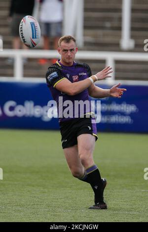 Josh Woods, de Newcastle Thunder, lance le cinquième défi lors du match de championnat BETFRED entre Newcastle Thunder et Bradford Bulls à Kingston Park, Newcastle, le samedi 14th août 2021. (Photo de Chris Lishman/MI News/NurPhoto) Banque D'Images