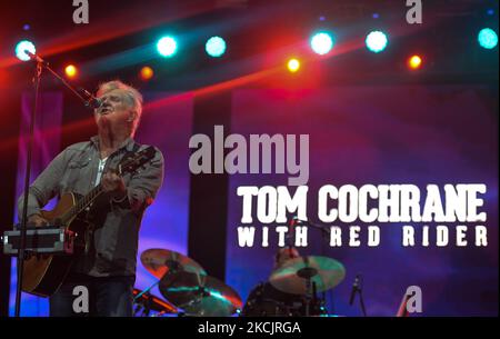 Le musicien canadien Tom Cochrane se produit sur scène pendant le Edmonton Rock Fest dans le cadre de la série Together Again à l'historique Racetrack Infield on the Edmonton Exhibition Lands (anciennement Northlands Park) à Edmonton. Le samedi 14 août 2021, à Edmonton, Alberta, Canada. (Photo par Artur Widak/NurPhoto) Banque D'Images