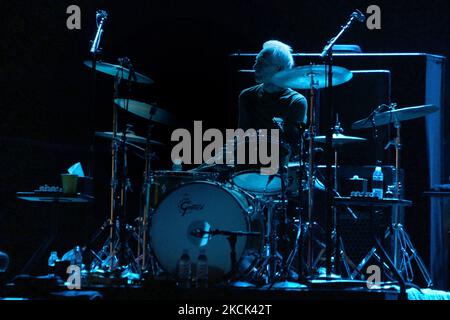 (Image du fichier) le batteur Rolling Stones Charlie Watts, est décédé à l'âge de 80 ans à Londres le 24 août 2021. Sa mort, dans un hôpital, a été annoncée par son attaché de presse, Bernard Doherty. Aucun autre détail n'a été fourni immédiatement. Image de fichier - Charlie Watts se présentant avec les Rolling Stones au festival de musique Rock in Rio à Lisbonne en 2014. (Photo par Pedro Fiúza/NurPhoto) Banque D'Images