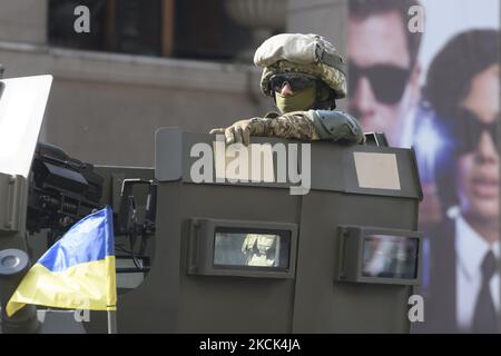 Militaire ukrainien avant le début du défilé militaire consacré à l'anniversaire de l'indépendance de l'Ukraine en 30th. Sur 24 août 2021 à Kiev, Ukraine. (Photo de Maxym Marusenko/NurPhoto) Banque D'Images