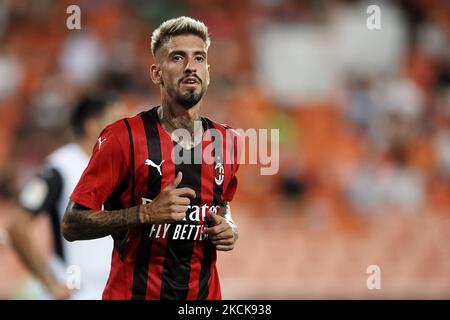 Samu Castillejo de Milan pendant le match amical d'avant-saison entre Valencia CF et AC Milan à Estadi de Mestalla sur 4 août 2021 à Valence, Espagne. (Photo de Jose Breton/Pics action/NurPhoto) Banque D'Images