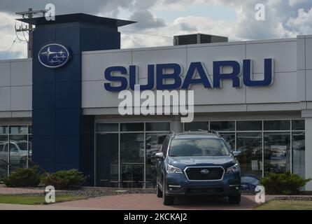 Véhicule neuf Subaru stationné à l'extérieur d'un concessionnaire Subaru à South Edmonton. Le mardi 17 août 2021, à Edmonton, Alberta, Canada. (Photo par Artur Widak/NurPhoto) Banque D'Images