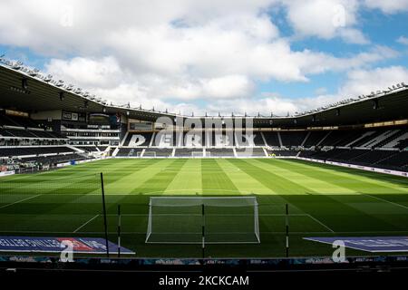 Vue générale à l'intérieur du Pride Park Stadium avant le lancement du match du championnat Sky Bet entre le comté de Derby et la forêt de Nottingham au Pride Park, Derby, le samedi 28th août 2021. (Photo de Jon Hobley/MI News/NurPhoto) Banque D'Images