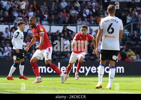 Brennan Johnson de la forêt de Nottingham célèbre après avoir marquant un but lors du match de championnat Sky Bet entre le comté de Derby et la forêt de Nottingham au Pride Park, Derby, le samedi 28th août 2021. (Photo de Jon Hobley/MI News/NurPhoto) Banque D'Images