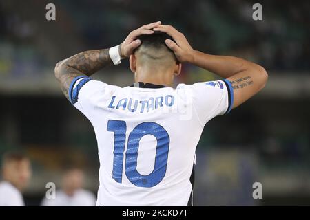 Lautaro Martinez du FC Internazionale réagit à une chance manquée pendant la série Un match entre Hellas Verona et le FC Internazionale au Stadio Marcantonio Bentegodi sur 27 août 2021 à Vérone, Italie. (Photo de Giuseppe Cottini/NurPhoto) Banque D'Images