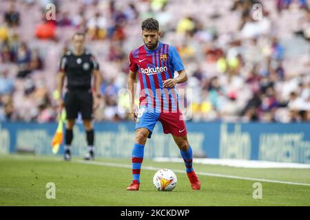 18 Jordi Alba du FC Barcelone avec le ballon pendant le match de la Liga Santader entre le FC Barcelone et Getafe CF au stade Camp Nou sur 29 août 2021 à Barcelone. (Photo par Xavier Bonilla/NurPhoto) Banque D'Images