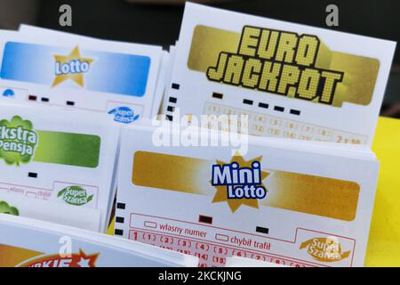 Gros plan des billets de loterie Eurojackpot. Cracovie, Pologne sur 30 août 2021. (Photo de Beata Zawrzel/NurPhoto) Banque D'Images