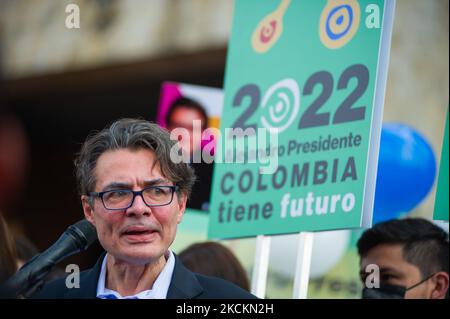 Alejandro Gaviria ancien doyen de l'Université Los Andes et du Ministère de la Santé (2012-2018) lance sa candidature présidentielle à la commission électorale de Bogota, Colombie sur 1 septembre 2021. (Photo par Sebastian Barros/NurPhoto) Banque D'Images