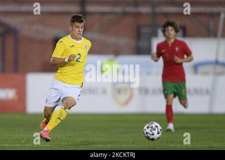 Darius Grosu en action pendant le match amical entre la Roumanie U20 et le Portugal U20 joué à Voluntari, Roumanie, jeudi 2 septembre 2021. (Photo par Alex Nicodim/NurPhoto) Banque D'Images