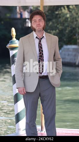 Tom Burke arrive au Festival international du film de Venise 78th sur 5 septembre 2021 à Venise, en Italie. (Photo de Matteo Chinellato/NurPhoto) Banque D'Images