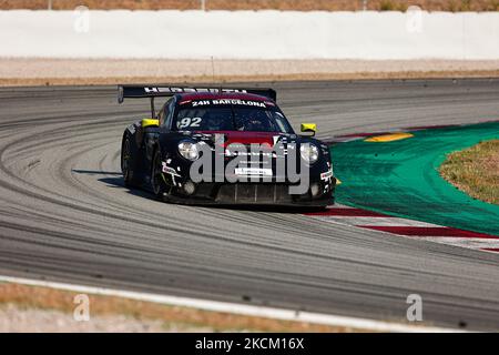 Pilotes : Jurgen Haring, Bobby Gonzales, Wolfgang Triller et Marco Seefried de Herberth Motorsport avec Porsche 911 GT3 R (991 II) pendant la course HANKOOK 24H BARCELONE 2021 sur le circuit de Catalunya. (Photo par DAX Images/NurPhoto) Banque D'Images