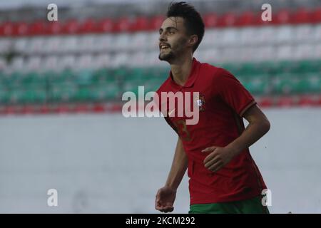 Fábio Vieira du Portugal U21 célèbre après avoir marquant un but lors du match de qualification Euro 2023 de U21 entre le Portugal U21 et le Belarus U21 à l'Estadio José Gomes sur 6 septembre 2021 à Amadora, Portugal. (Photo de Valter Gouveia/NurPhoto) Banque D'Images
