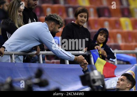 Ianis Hagi et les fans en action lors de la partie de qualification de la coupe du monde de la FIFA entre la Roumanie et le Liechtenstein, joué à Bucarest, 05 septembre 2021. (Photo par Alex Nicodim/NurPhoto) Banque D'Images