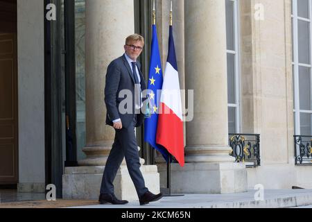 FRANCE â€“ PARIS â€“ POLITIQUE â€“ GOUVERNEMENT - CONSEIL DES MINISTRES - le Jeune ministre français des relations avec le Parlement Marc Fesseau quitte le Palais présidentiel de l'Elysée après le Conseil des ministres - 8 septembre 2021, Paris (photo de Daniel Pier/NurPhoto) Banque D'Images