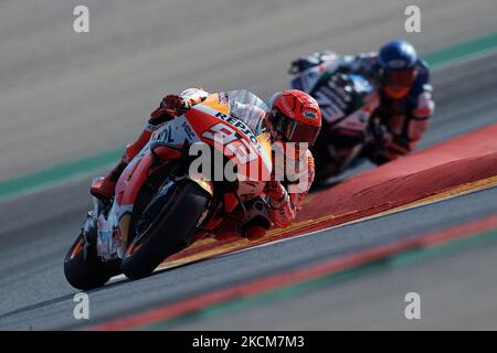 Marc Marquez (93) d'Espagne et Repsol Honda Team et Alex Marquez (73) d'Espagne et LCR Honda Castrol lors de la pratique libre de Gran Premio TISSOT de Aragon au circuit d'Aragon de Motorland sur 10 août 2021 à Alcaniz, Espagne. (Photo de Jose Breton/Pics action/NurPhoto) Banque D'Images