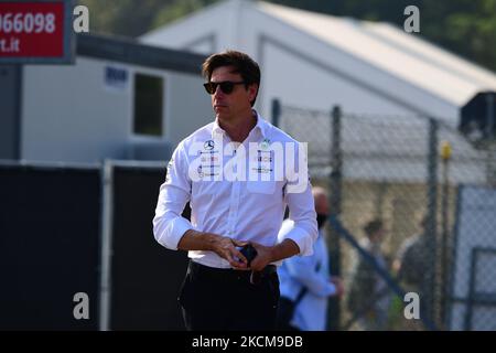 Mercedes-AMG Petronas F1 le principal de l'équipe Toto Wolff est arrivé dans le paddock avant la pratique libre 2 du GP d'Italie, 14th ronde du Championnat du monde de Formule 1 dans Autodromo Internazionale di Monza, à Monza, Lombardie, Italie, 11 septembre 2021 (photo par Andrea Diodato/NurPhoto) Banque D'Images