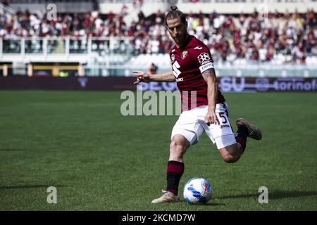 Le défenseur de Turin Cristian Ansaldi (15) en action pendant la série Un match de football n.3 TURIN - SALERNITANA sur 12 septembre 2021 au Stadio Olimpico Grande Turin à Turin, Piémont, Italie. Résultat final: Torino-Salerntana 4-0. (Photo de Matteo Bottanelli/NurPhoto) Banque D'Images