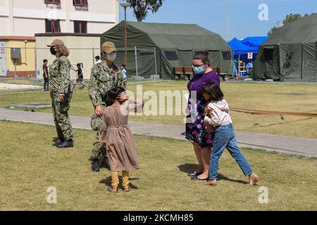 Avec l'opération pour les réfugiés alliés, le Ministère américain a évacué des citoyens américains, des demandeurs de visa d'immigration spécial et des Afghans en détresse. NAS Sigonella, en Sicile, a servi de lieu de transit pour les réfugiés afghans de Kaboul aux États-Unis d'Amérique. Sur 1 septembre 2021 à Catane, Italie. (Photo de Francesco Militello Mirto/NurPhoto) Banque D'Images