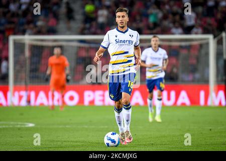 Nicolo Casale (Vérone) portrait en action pendant le match de football italien série A FC de Bologne contre Hellas FC de Vérone sur 13 septembre 2021 au Renato Dall&#39;Stade Ara à Bologne, Italie (photo d'Ettore Griffoni/LiveMedia/NurPhoto) Banque D'Images