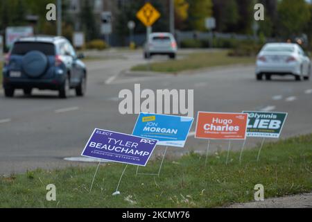 Panneaux d'élection le long du chemin Ellerslie à Edmonton. Dimanche, 19 septembre 2021, à Edmonton, en Alberta, Canada. (Photo par Artur Widak/NurPhoto) Banque D'Images