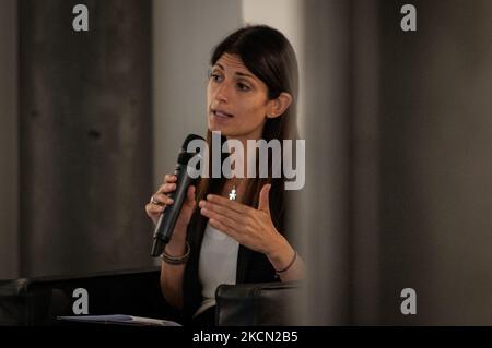 Virginia Raggi lors de la conférence de presse pour la présentation du projet de réaménagement de la Piazza dei Cinquecento, à Rome, Italie, sur 20 septembre 2021. (Photo par Andrea Ronchini/NurPhoto) Banque D'Images
