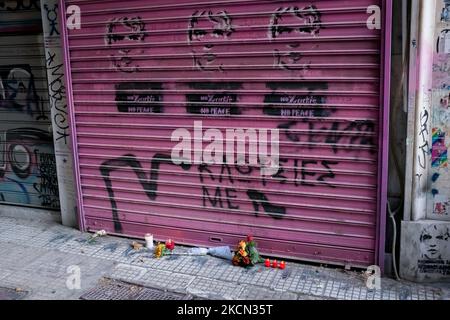 Rassemblement de protestation des membres du LGBTQ et d'autres militants trois ans après le meurtre de l'activiste gay Zak Kostopoulos à Athènes, en Grèce, sur 21 septembre 2021. Zak Kostopoulos a été lynché à mort par le propriétaire d'une bijouterie et d'un passager lors d'une tentative de vol dans le centre-ville d'Athènes sur 21 septembre 2018. (Photo de Nikolas Kokovovlis/NurPhoto) Banque D'Images