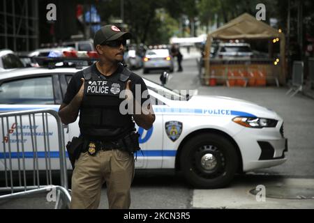 Les médias de télévision ont diffusé des commentaires à l'occasion de l'arrivée des délégués à l'Assemblée générale des Nations Unies de 76th dans le cadre de manifestations contre 21 septembre 2021 à New York, aux États-Unis. (Photo de John Lamparski/NurPhoto) Banque D'Images