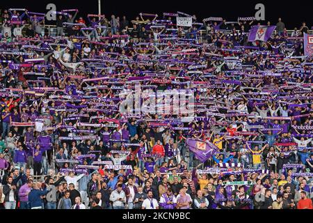 Fiorentina fans pendant le football italien série A match ACF Fiorentina vs Inter - FC Internazionale sur 21 septembre 2021 au stade Artemio Franchi à Florence, Italie (photo de Lisa Guglielmi/LiveMedia/NurPhoto) Banque D'Images