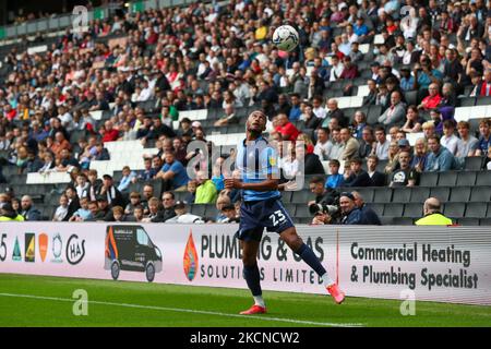 Wycombe Wanderers Jordan Obita lors de la première moitié de la Sky Bet League un match entre MK Dons et Wycombe Wanderers au stade MK, Milton Keynes, Royaume-Uni, le 25th septembre 2021. (Photo de John Cripps/MI News/NurPhoto) Banque D'Images