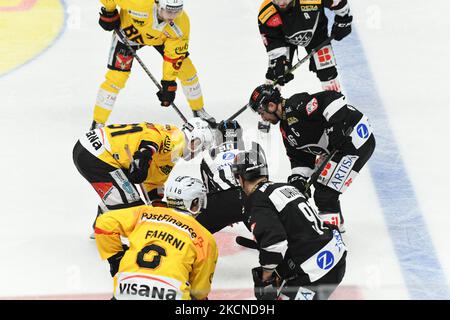 Daugavins Kaspars SC Berna et MARK ARCOBELLO Lugano Hockey HC Lugano vs. Saison 2021/2022 de la Ligue nationale SC Berna le 25 septembre 2021 à Corner Arena à Lugano, Swizzerland (photo de Fabio Averna/NurPhoto) Banque D'Images