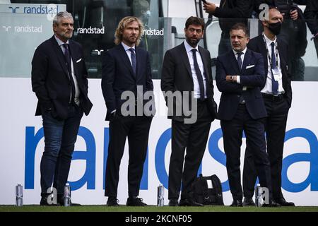 Le directeur Juventus Maurizio Arrivabene, le vice-président de Juventus Pavel Nedved, le président de Juventus Andrea Agnelli et le directeur de Juventus Federico Cherubini regardent avant la série Un match de football n.6 JUVENTUS - SAMPDORIA on 26 septembre 2021 au stade Allianz de Turin, Piémont, Italie. Résultat final: Juventus-Sampdoria 3-2. (Photo de Matteo Bottanelli/NurPhoto) Banque D'Images