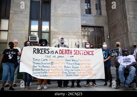 Des militants se sont rassemblés au palais de justice de Manhattan, sur 27 septembre 2021, pour dénoncer les conditions de l'île Rikers. (Photo de Karla Ann Cote/NurPhoto) Banque D'Images