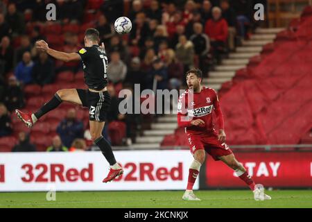 John Egan, de Sheffield United, remporte un titre contre Matt Crooks de Middlesbrough lors du match du championnat Sky Bet entre Middlesbrough et Sheffield United au stade Riverside, à Middlesbrough, le mardi 28th septembre 2021. (Photo de Mark Fletcher/MI News/NurPhoto) Banque D'Images