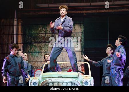 Projection du spectacle au théâtre Grease Play au Teatro Nuevo Apolo sur 29 septembre 2021 à Madrid, Espagne (photo par Oscar Gonzalez/NurPhoto) Banque D'Images