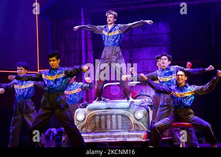 Projection du spectacle au théâtre Grease Play au Teatro Nuevo Apolo sur 29 septembre 2021 à Madrid, Espagne (photo par Oscar Gonzalez/NurPhoto) Banque D'Images